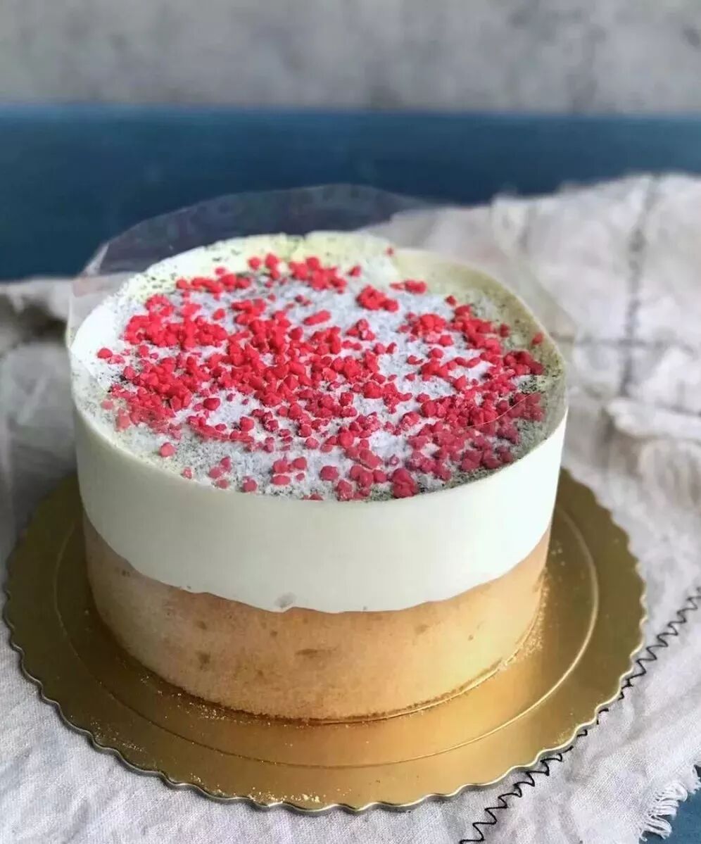 北京泥石流蛋糕(网络配图 侵删)自带浪漫属性的ta,味道清香甜蜜,浓浓