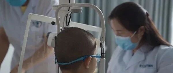 10岁男孩几近失明！太痛心，医生呼吁眼药水千万不要这样用！