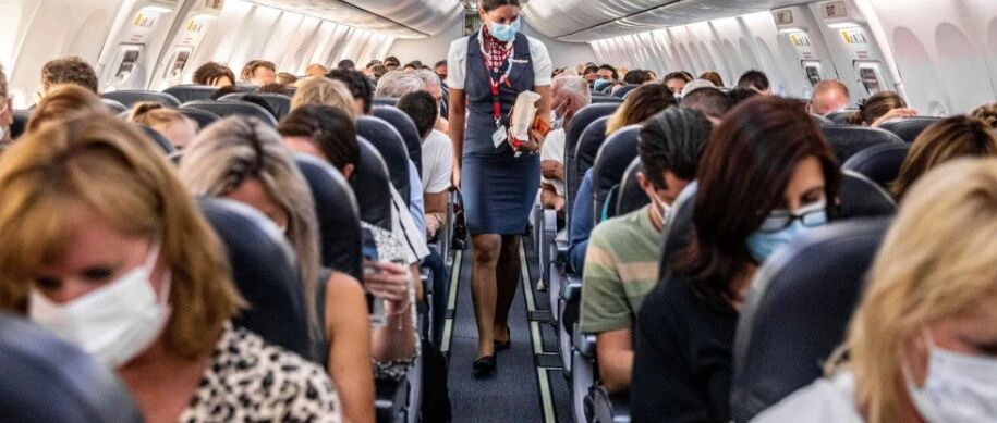 恐怖! 49人坐飞机全程无接触一落地13人确诊再疯狂传染46人! 超级感染事件震惊世界