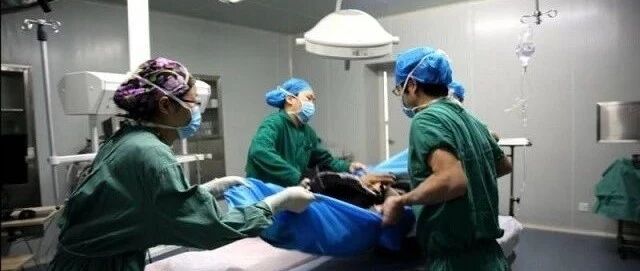 男子左肝被掏空，壁上长满满密密麻麻...医生切开后起一身鸡皮疙瘩！只因吃了~很多人都爱吃