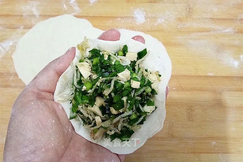 外焦内里松软韭菜粉丝早餐饼｜照着做就能成