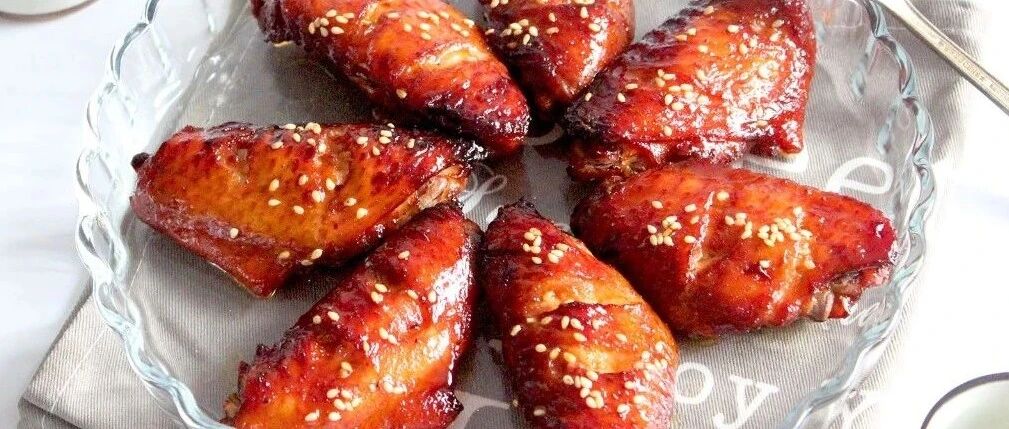 鸡翅这样做好吃到没朋友！外焦里嫩，吮指美味，一大盘都不够吃！