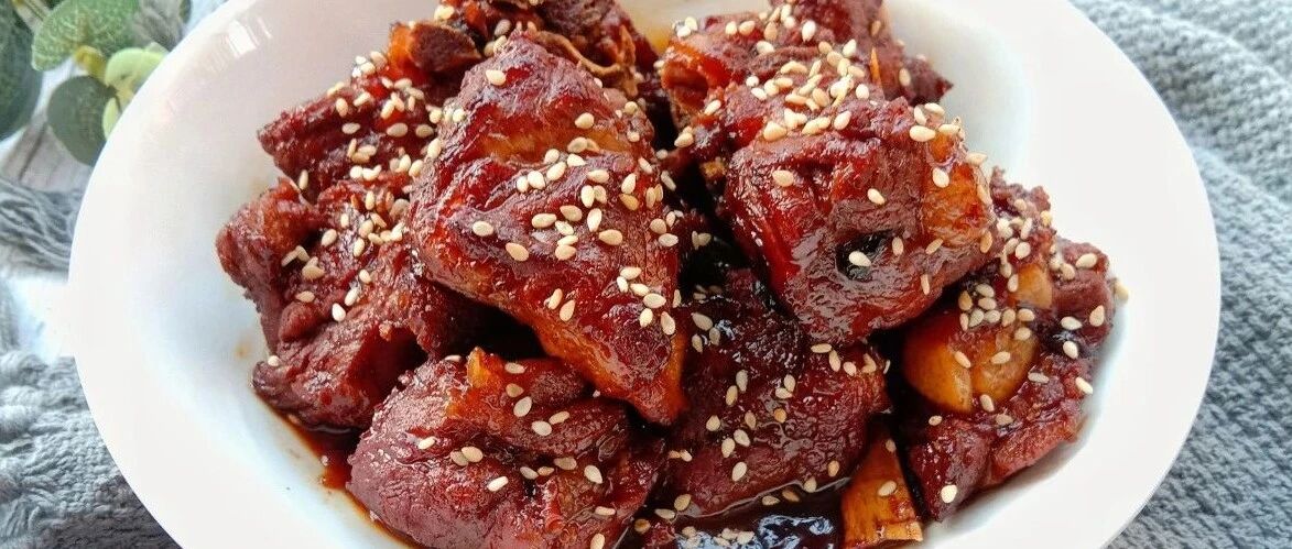 家常排骨的经典做法，咬一口，满嘴香!搭配米饭简直绝了!