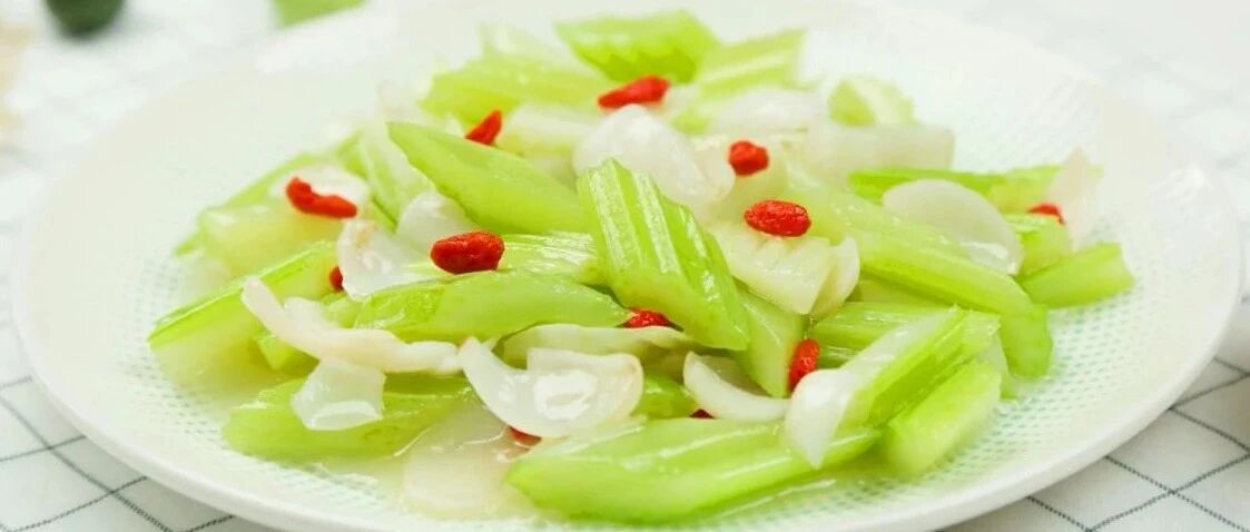 百合全身是宝，清火润肺又安神，夏天吃再好不过了～