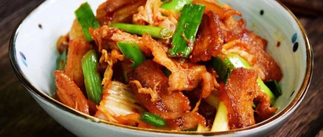 一包辣白菜，一块五花肉，这样做出来，实在太香！太下饭！