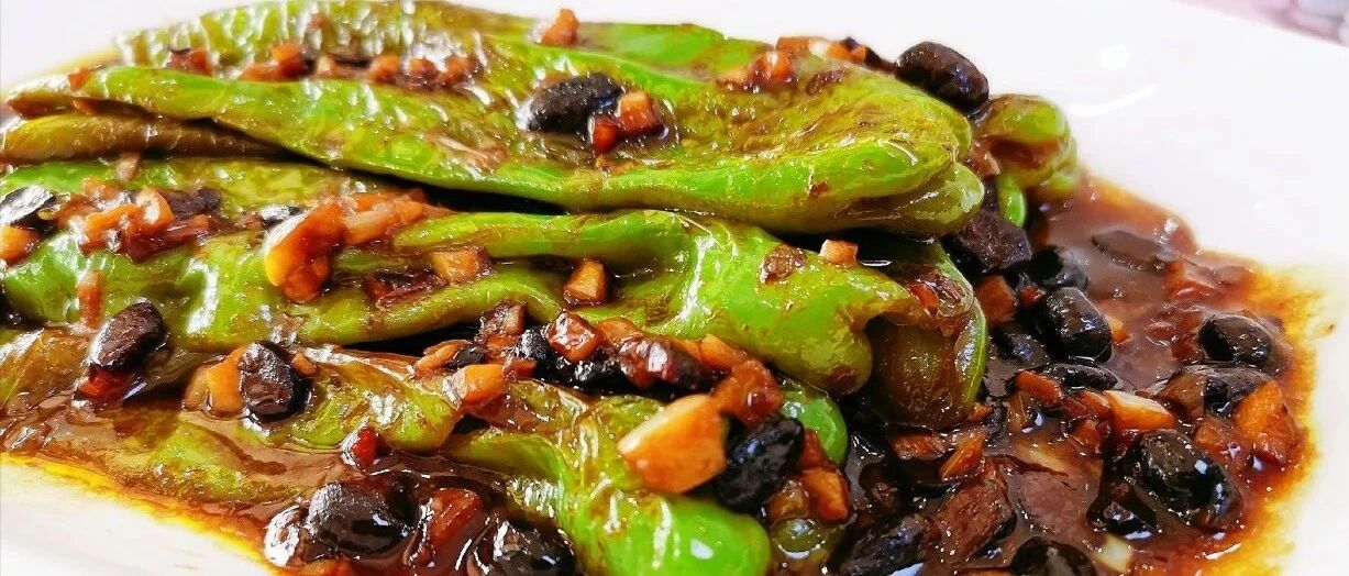 青椒这样做，开胃又下饭，百吃不厌超解馋！浓郁酱汁儿喷喷香！