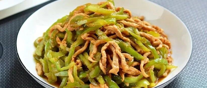 青椒肉丝这样炒，鲜香滑嫩，解馋下饭！