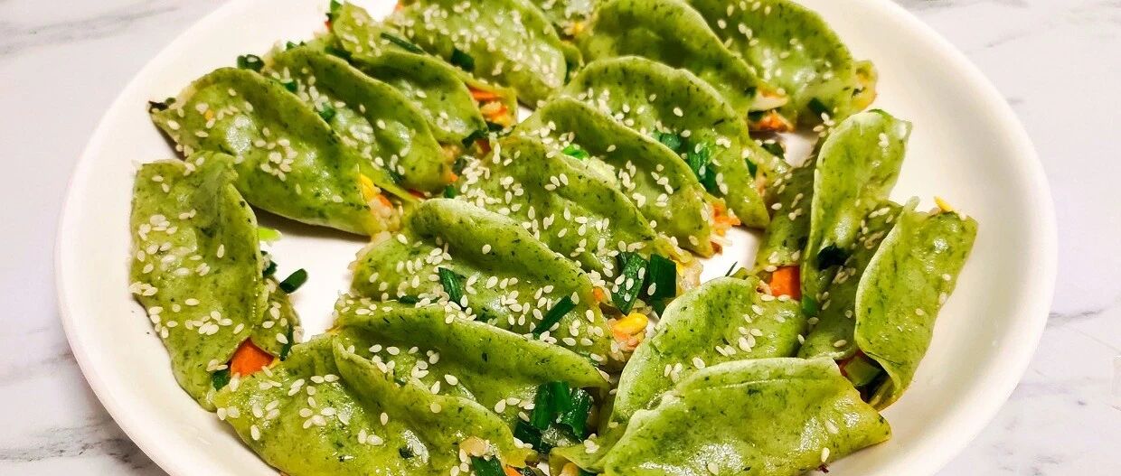 菠菜这样做，小朋友也不讨厌青菜了，营养均衡，上桌吃光光～