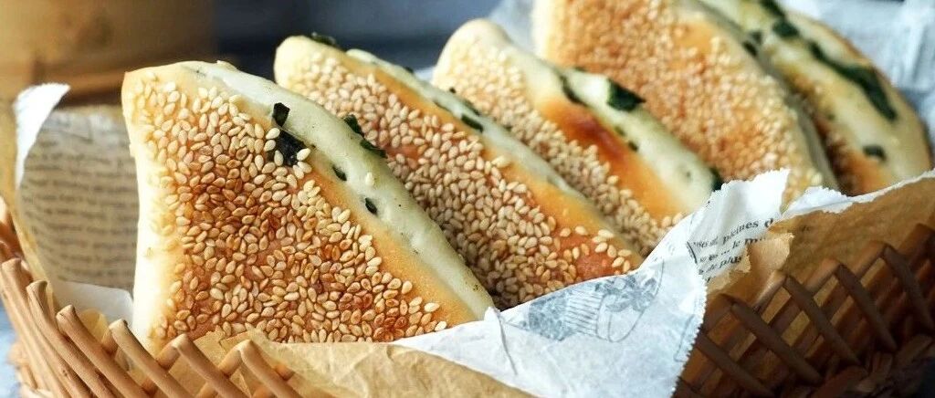 吃不厌的葱香味儿！一口咬下去，满满的葱香，倍儿诱人！真好吃！