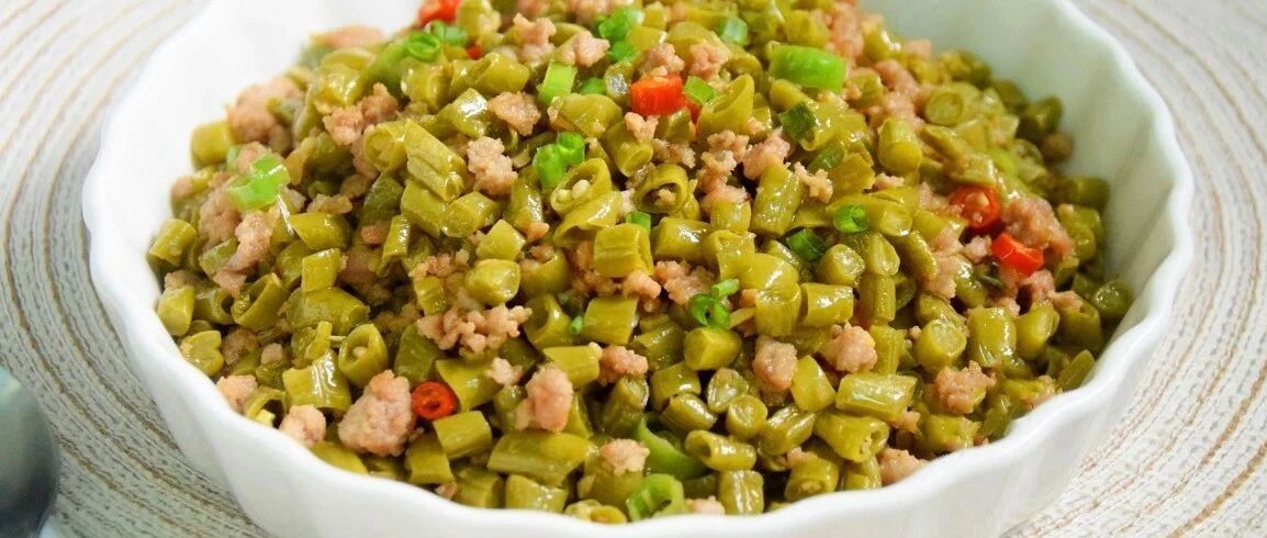 米饭党超爱的肉末酸豆角，酸辣过瘾，拌米饭简直绝了，连吃三碗都不够！