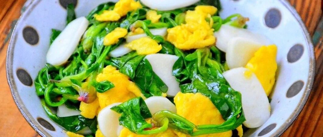 春天的菠菜鲜又嫩！一把菠菜3块钱，营养丰富，全家老小都爱吃！