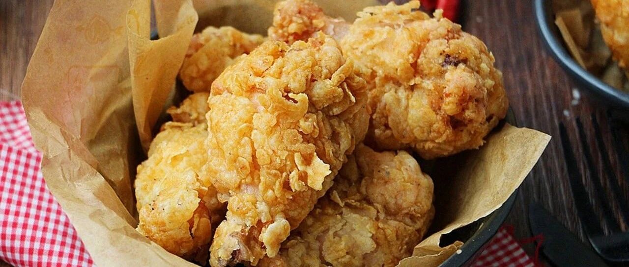 金黄酥脆的油炸美食！外酥里嫩，香气扑鼻，趁热咬上一口，太好吃啦！