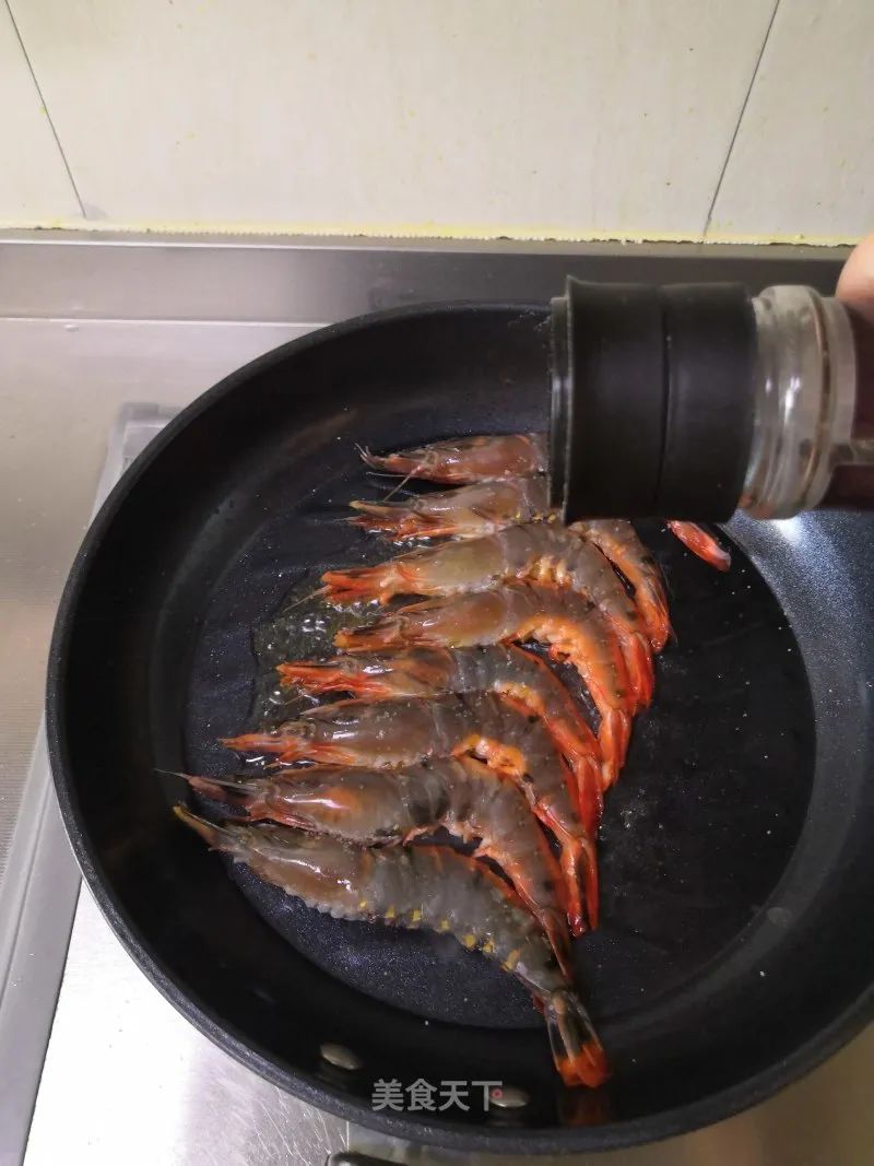 这才是虾最好吃的做法，Q弹锁鲜还不腥，无需蘸酱，吃出五星口感！
