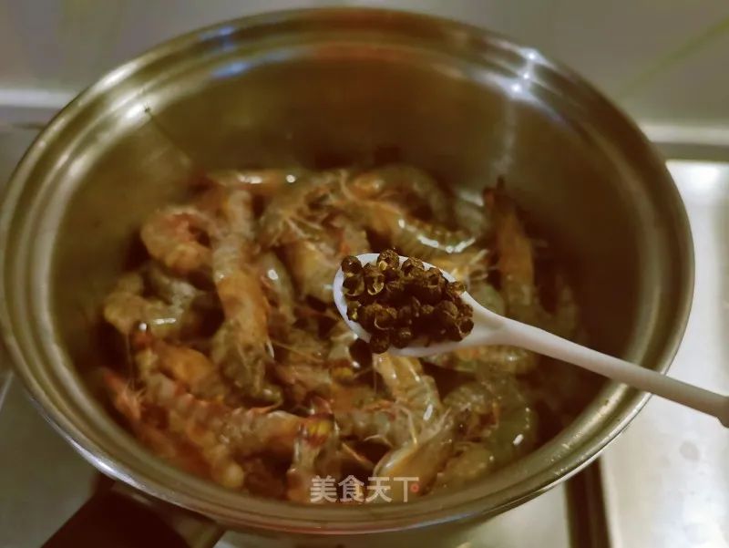 这才是虾最好吃的做法，Q弹锁鲜还不腥，无需蘸酱，吃出五星口感！