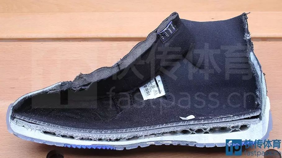 球鞋左脚剖面,全长air-sole,中底与外底之间夹着一层"碳纤维支撑板"