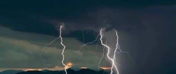 晴天霹雳，股市尾盘大跳水，货币数据不及预期