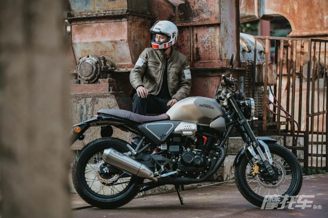 新车体验五羊本田newcb190ss更具运动风格的复古车