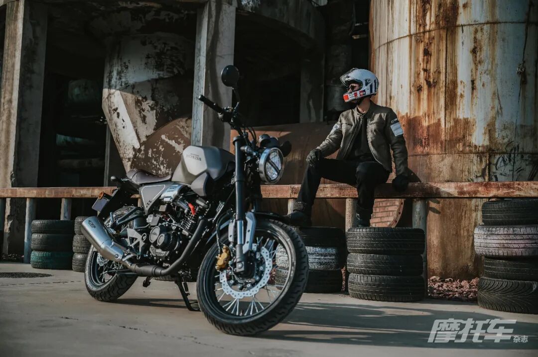 新车体验五羊本田newcb190ss更具运动风格的复古车