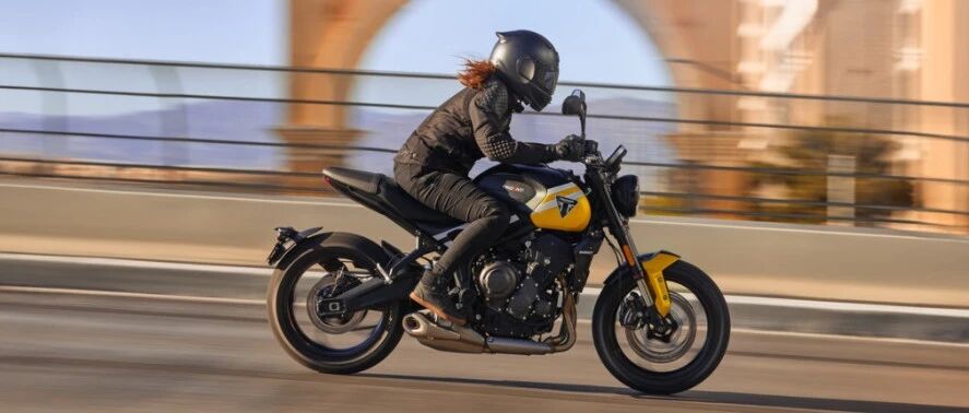 【新车速递】复古与现代交织的骑行魅力，凯旋2025 TRIDENT 660