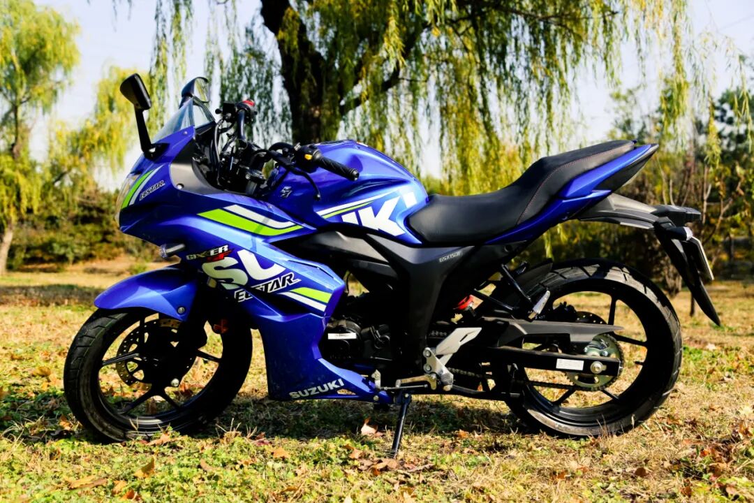 2018年济南铃木在小浪底发布小排量运动旅行车-gixxer sf 155(gsx150f