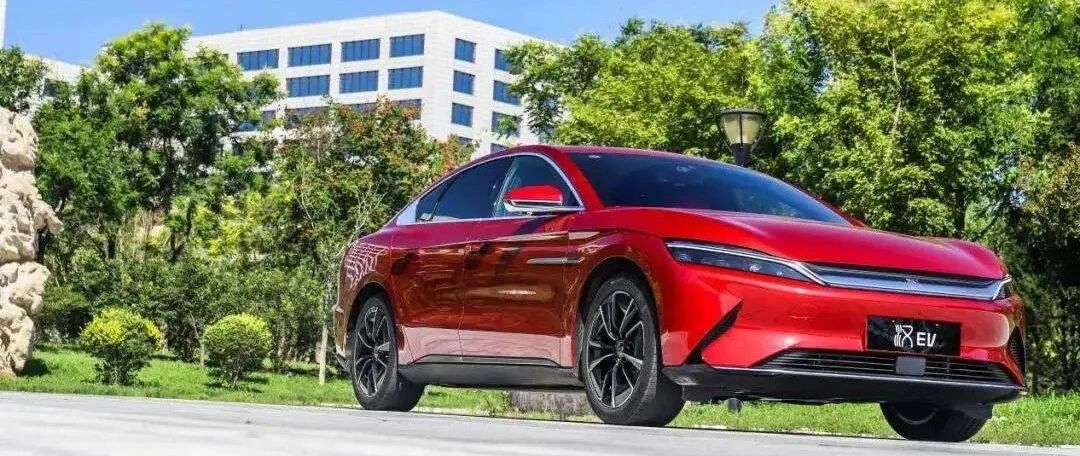 高速车轮猛撞路肩触发偏置碰撞保护机制，比亚迪汉断轴原因推理