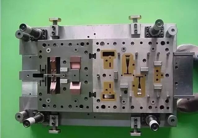 模具設計丨端子模下料原理及沖裁斷面間隙講解，值得一看！的圖1