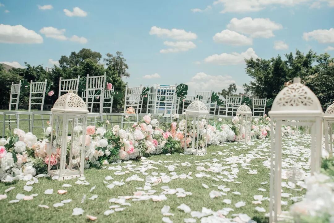 婚礼场布 | 一场清新 干净的白绿婚礼，这般动人心弦