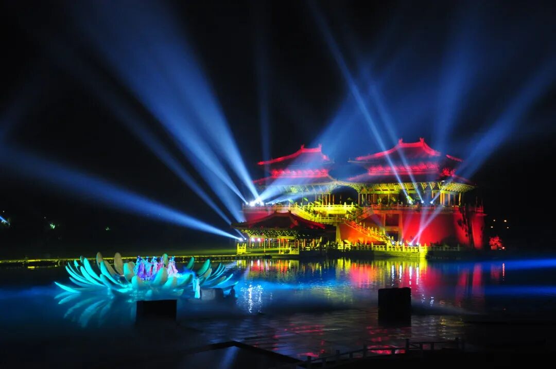 演出中的东京梦华△开封万岁山·大宋武侠城景区万岁山·大宋武侠 