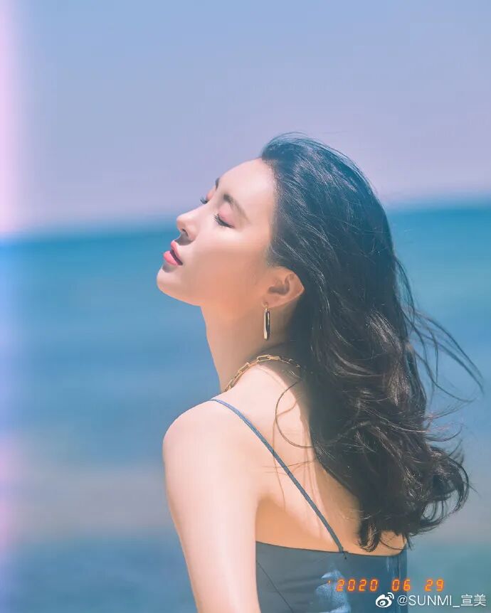 【美女】价值3000万的美腿仅靠健身打造，网友：“腿精界”扛把子（组图） - 2