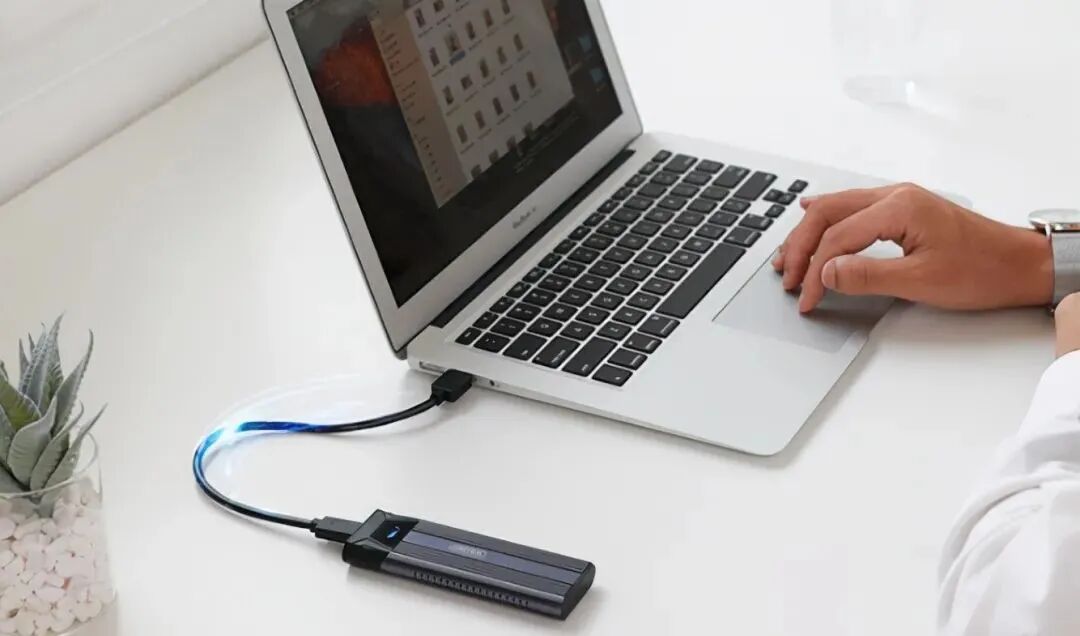 硬盘盒、易驱线、硬盘座及硬盘柜有什么区别？