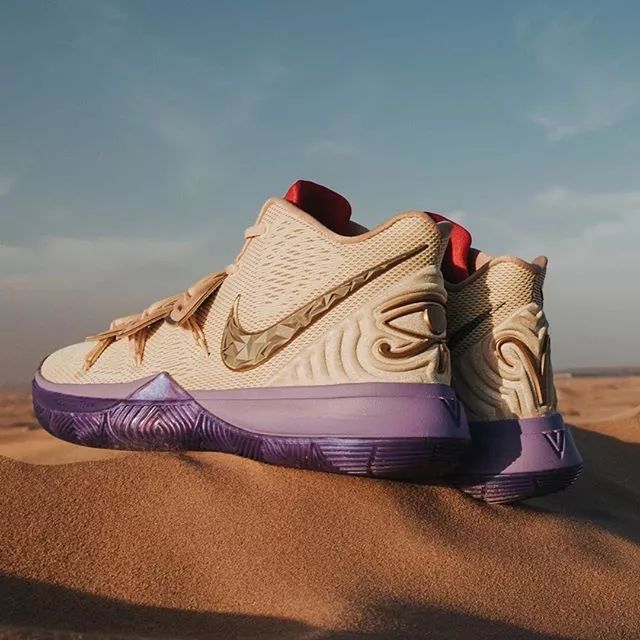 489? Nike Nike X Concepts Kyrie 5 Orion 'S Belt Trainers