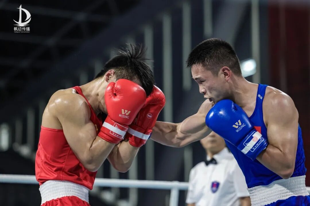 右二 李国峰)(上图右  王耀锋)(上图右二教练熊兆荣,右三教练邹建华)