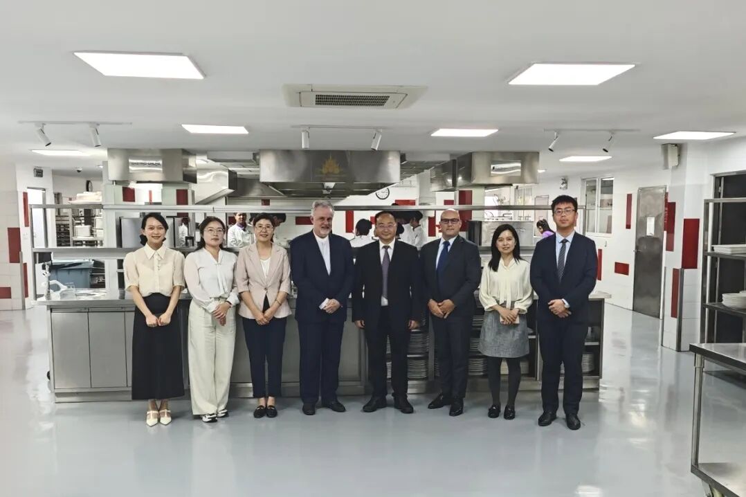 中柬双向奔赴 多领域共兴——滨海城市发展集团联动中柬院校共育旅游英才