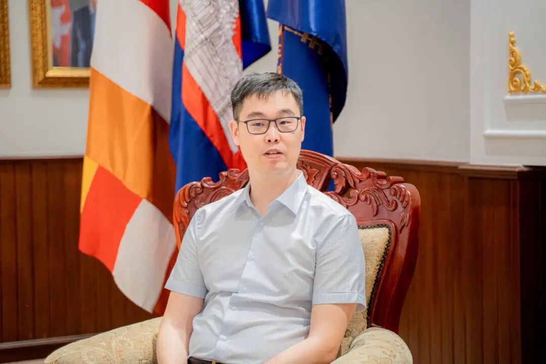 柬埔寨新闻部部长宁帕达阁下会见七星海城市发展集团高层，双方达成合作共识