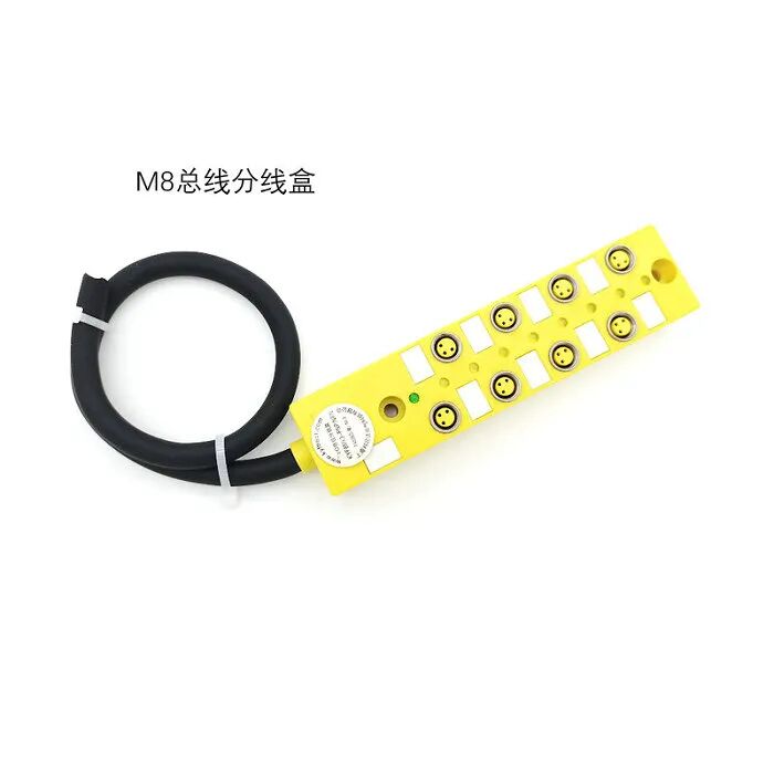 多接口分線盒產(chǎn)品內(nèi)部線路結(jié)構(gòu)分NPN、PNP兩種Common類型，LED指示燈方便確認(rèn)IO狀態(tài)。配線作業(yè)簡單，配線工程時間縮短，有效避免配錯線，維護時間短，降低配線成本，節(jié)省空間，簡化設(shè)計。M8多接口分線盒采用M8三孔式插座，PUR電纜引出，外皮黑色、黃色、灰色等可選，環(huán)保材料預(yù)制方式，防護性能IP67，插座可選配 金屬防塵帽。
