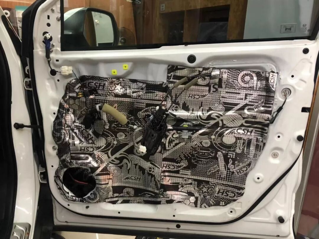 改裝一定要選專業店嗎？看看這輛本田CRV升級現場