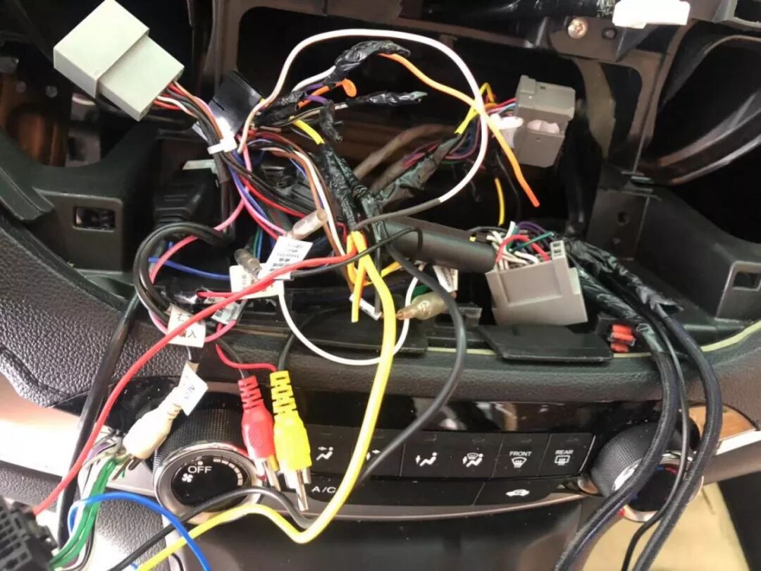 改裝一定要選專業店嗎？看看這輛本田CRV升級現場