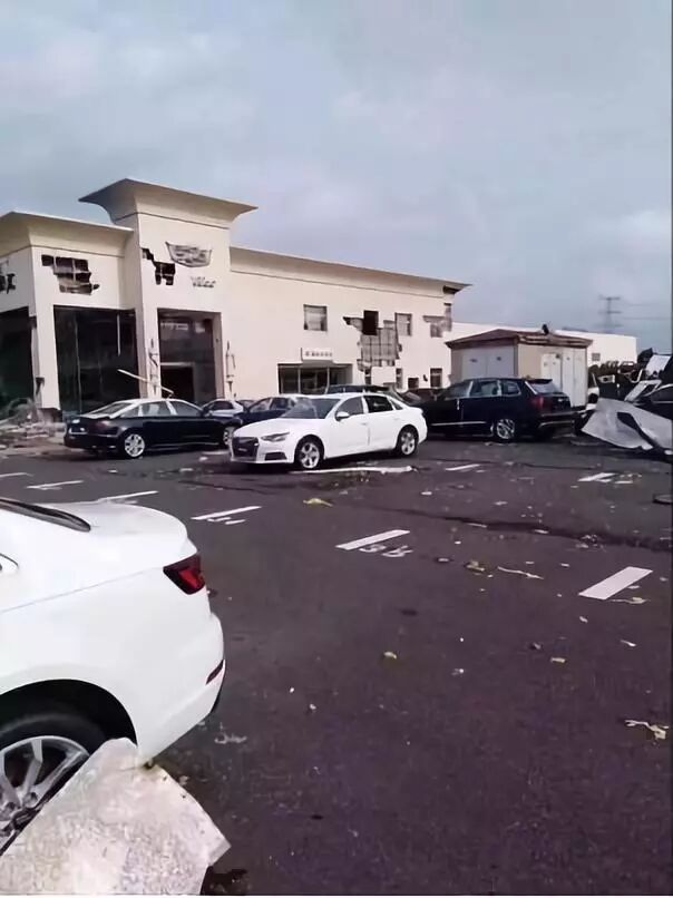 奔驰奥迪凯迪拉克等一大波豪车突然被毁，这下保险公司赔惨了