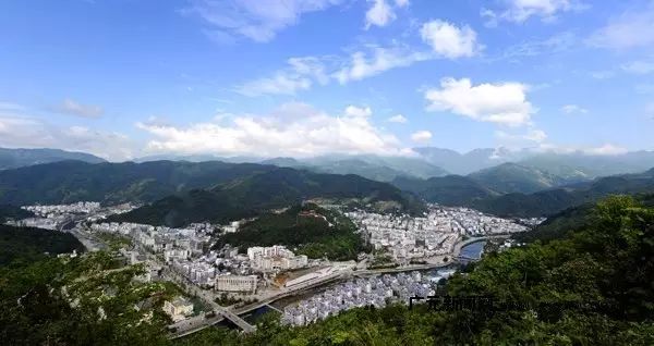 青川縣城全景