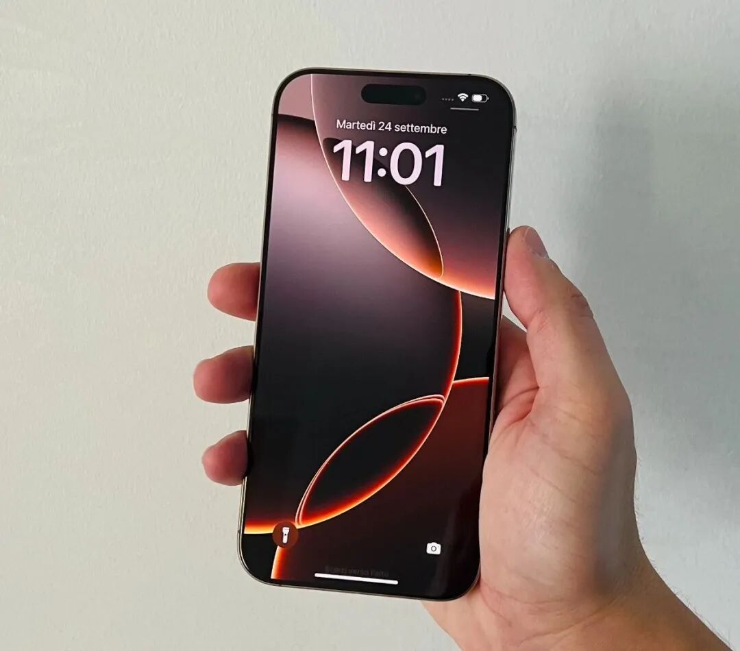 iOS 18.0.1 系统发布，iPhone 16 有救了！