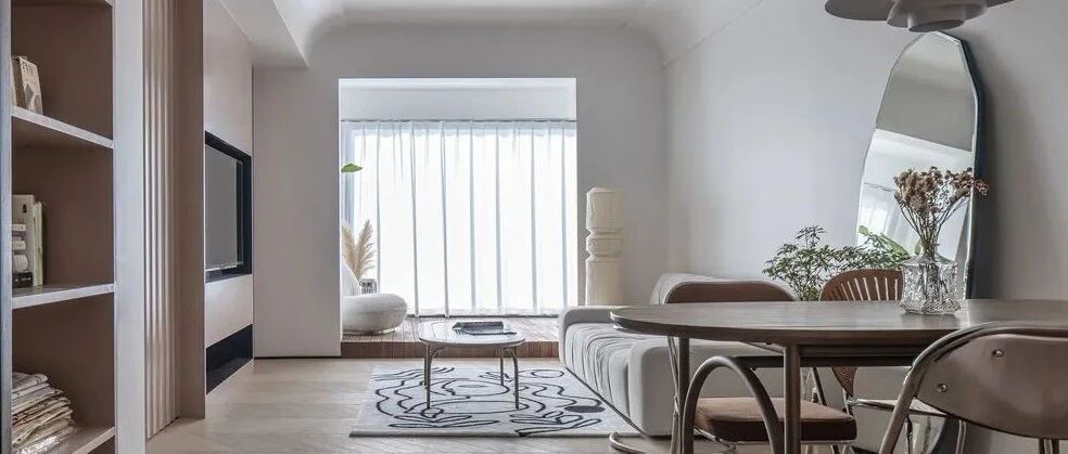 这个世界非黑即白，但“我”是温柔的千禧粉