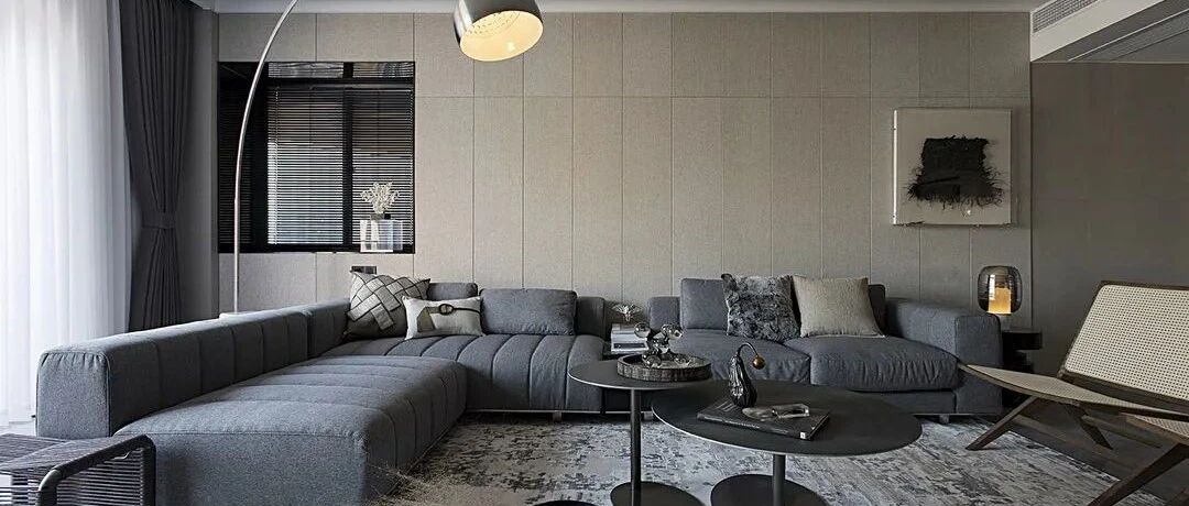 浅灰米白暖光色，一两个极具灵气的小物件就是一个简而不凡的家