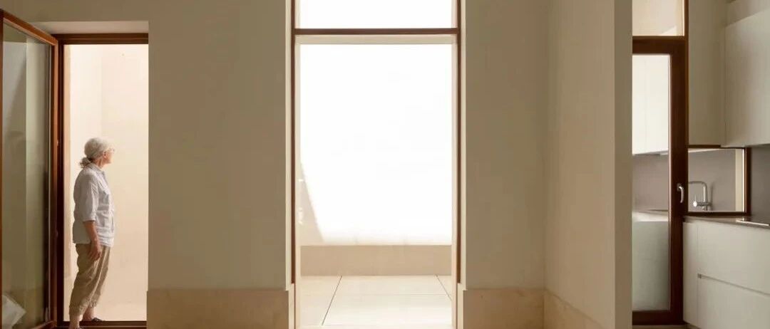 奶油色调的空灵“巨人之屋”