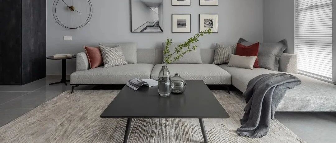 刚柔并济的灰调宅，以简洁笔触诠释经典之美