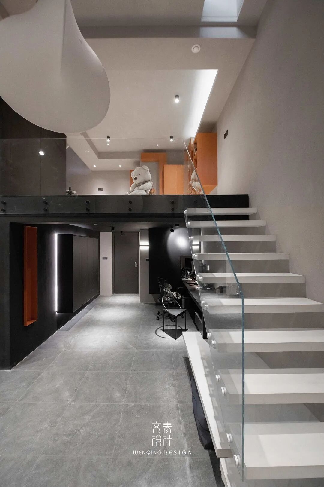 90后夫妻 两只爱宠 近5米高地下室变身个性灵魂乐园 柠檬资讯