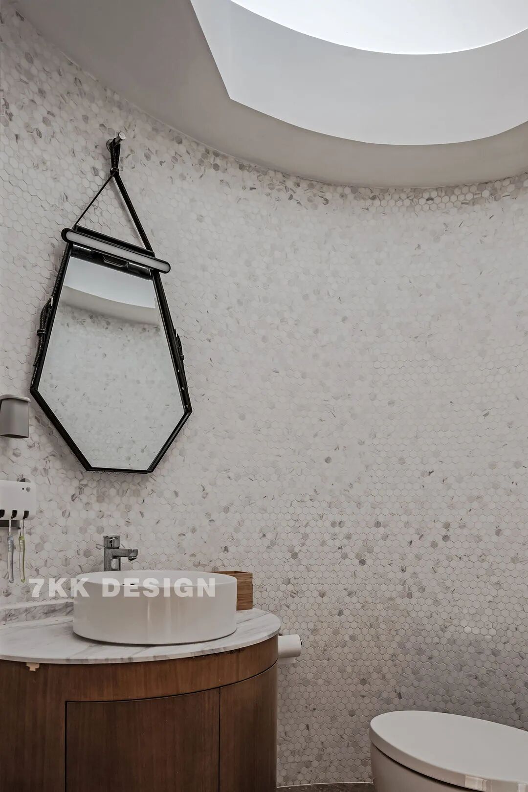 复式楼突破常规设计 将建筑设计与室内设计完美演绎 Pchouse家居杂志微信公众号文章