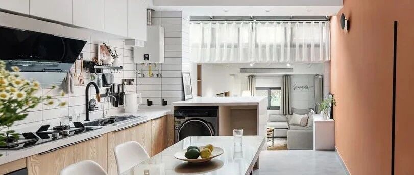 65㎡老破小逆袭，看小院如何改造成下沉式客厅！