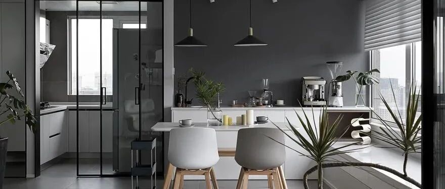 6米长飘窗代替笨重沙发，三口之家的非典型开放式客厅