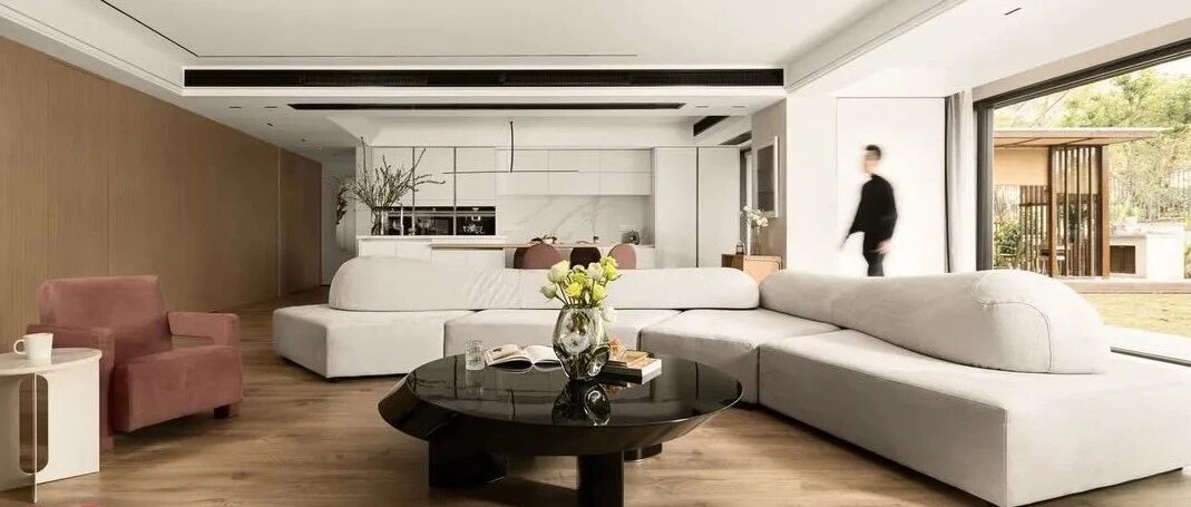 155平的房子被三百平的小院子围绕是什么感觉？