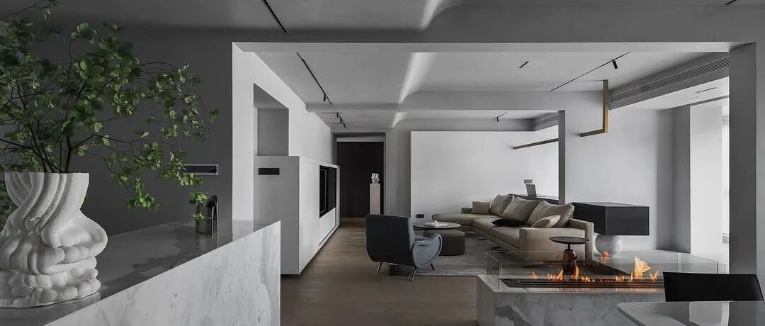 一个阳台连起客餐厅卧室，光影立面构造简致生活的无限可能